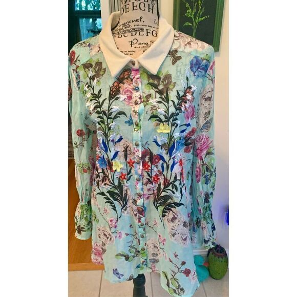Aratta Tops - Aratta Button Down Blouse